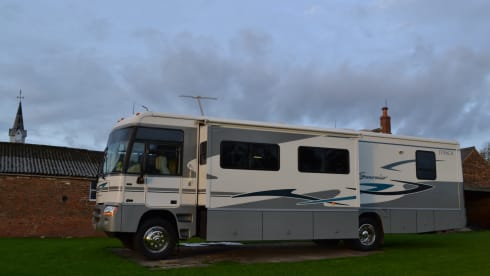 Winnebago Itasca Suncruiser 6 berth (4 seat belts)