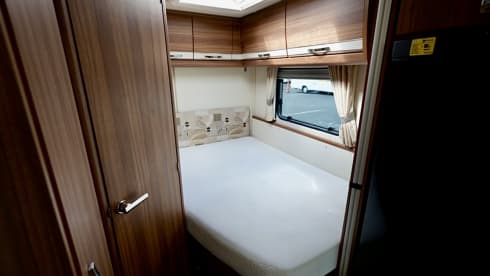 Heasman Holiday MotorHome – 4 Berth Peugeot integrated from 2015