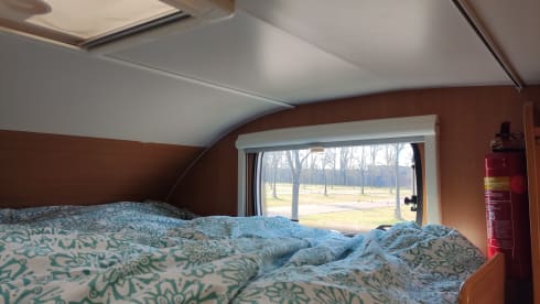 Diesel de roze schaats (kids zijn creatief 😄) – Comfortable and complete 6p alcove camper