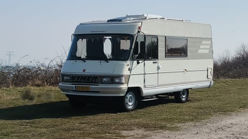 Hurbey π€© β πͺ΄πͺ΄ Off grid retro Hymer ππ