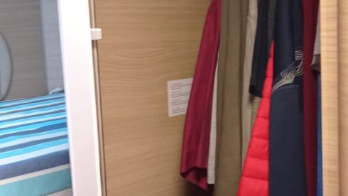 Ambrogio e Cristiana – Three children, a dog, desire for freedom