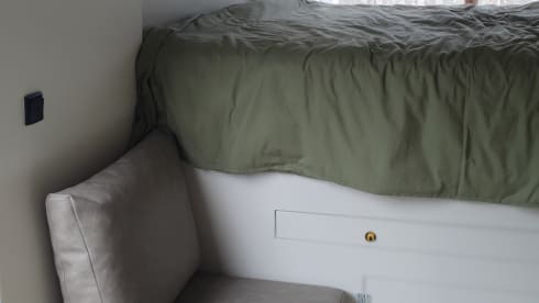 Betsie – Camping-car entièrement aménagé par mes soins en 2019 avec un joli lit