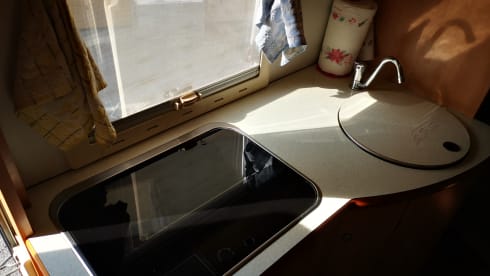 Laika x700  – Super accessorized attic camper