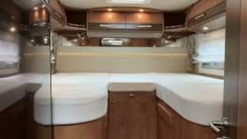Camper Evenement – Carthago Compactline 143 Integrated