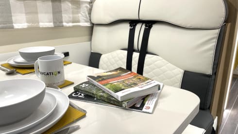 Phoenix – Luxury 4-6 Berth Roller Team Auto-Roller 747 AUTOMATIC - Fully Insured