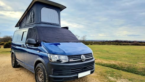 Bluey – 4 berth Volkswagen T6 Transporter 4Motion campervan (off-grid camper)