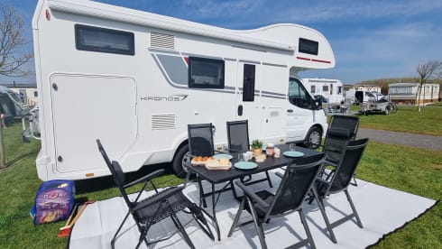New modern fully equipped camper. 