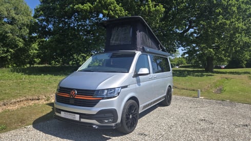 Wanderlust Wagon – *New* Ultimate Comfort 2021 Auto 4 Berth VW T6 Campervan with Heating