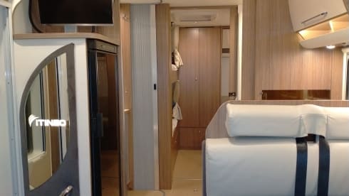 Freedom on wheels! Luxurious spacious motorhome with all amenities