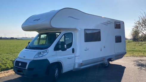 Op stap met de Baron! – Spacious 6-person family camper