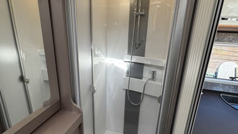 Fredo – 4p Bürstner teilintegriert ab 2024