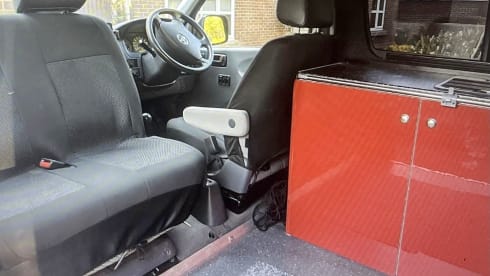 Matthews campervan  – 4 berth Toyota campervan 