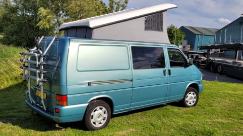 Huub – 4p adventurous Volkswagen t4 camper