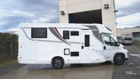 MC4 873 – McLouis Yearling 83