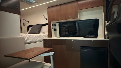 CONSCIOUS.VAN – 2p Mercedes-Benz bus uit 2020