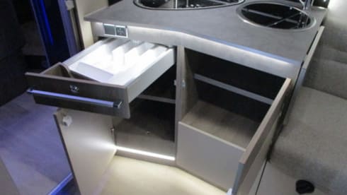 Vacanza 5 Stelle  – Camper Chausson Titanium 708