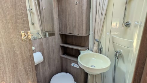 Tony – Autobus Bürstner a 4 posti letto del 2017