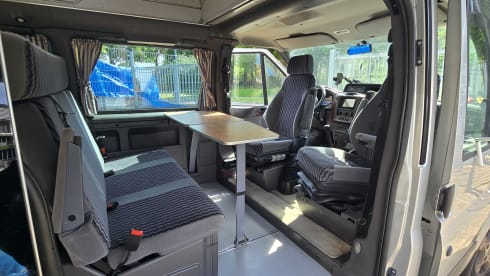 'The Nugget' – 4p Ford bus uit 2003