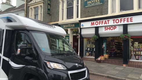 Doodles – Luxe Bailey-camper