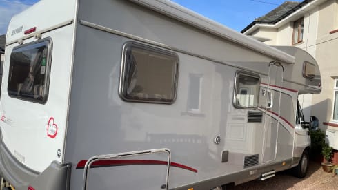 6 berth Hymer alcove from 2006