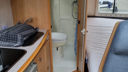 RELAX  – Challenger Semi-Integrated from 2001 WITH WIFI
