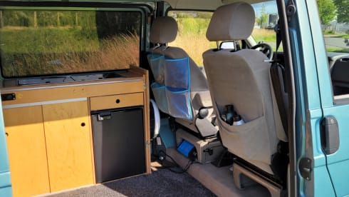 Huub – 4p adventurous Volkswagen t4 camper