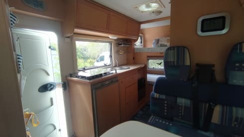 Rolly Roger – Family Camper 5-seater attic