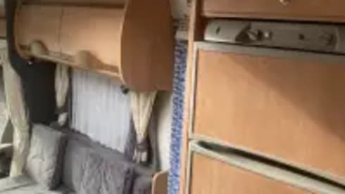 Pandabeer. – Camping-car familial unique et paisible pour 4 personnes