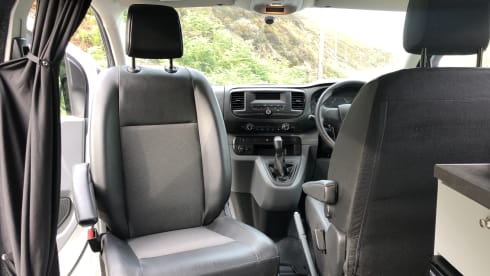 Lionel – Immaculate 4 berth Toyota van from 2017 - single and ready to mingle!