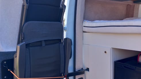 Gezellige Renault camperbus voor twee uit 2016