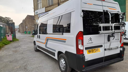 MH21 – 2 Berth Campervan/Motorhome - Fully equipped for your next Adventure