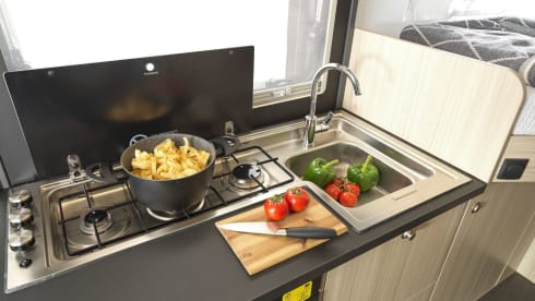 Luxurious and complete Sun Living S 70 SL 4-person family camper