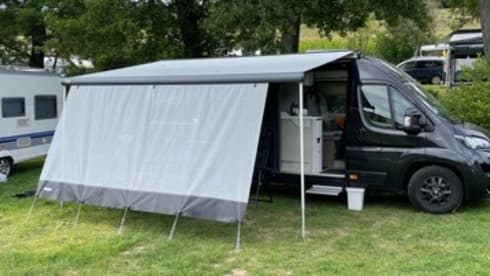 Vany – Fully equipped self-sufficient van