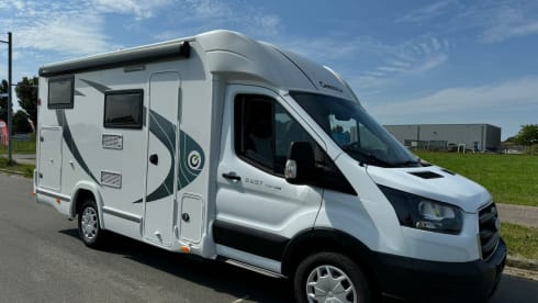3 person chausson camper 