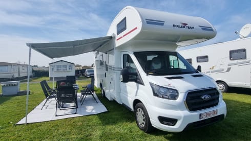 New modern fully equipped camper. 