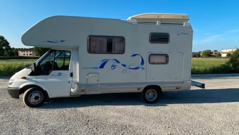 zs.servizi – 6 seater travel 6 bed compact motorhome