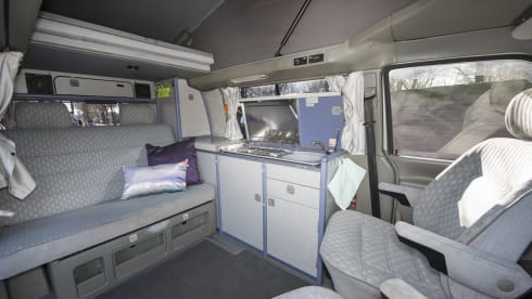 Sunset - VW T4 California with sleeping roof; vending machine