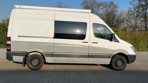 Mercedes Benz Sprinter Campervan