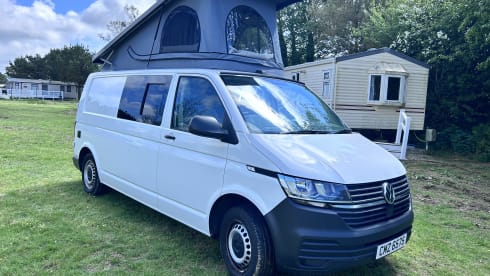 Freedom to roam, comfort to stay! – “VW Transporter Campervan Hire – Adventure Awaits in Newquay”
