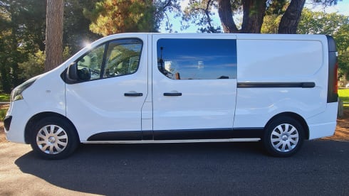 Vauxhall Vivaro LWB campervan (2 berth)