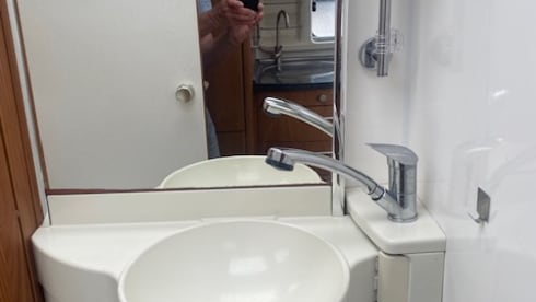 Luxury Hymer integral 4 pers. camper