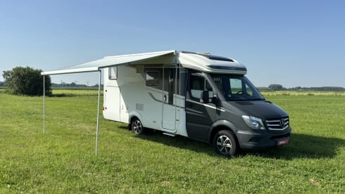 Beautiful Hymer 2-seater