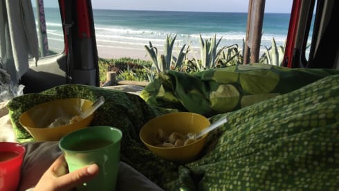 Nugget – On an adventure with a cozy camper 'the Nugget'