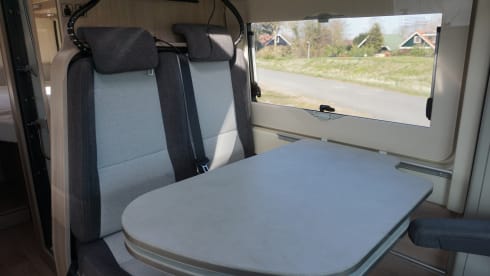 2p Rapido V68 Buscamper (2020) Length beds & Comfort