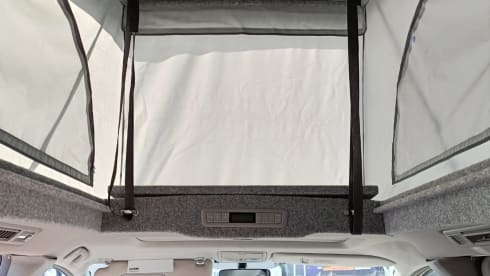 BeeHappy – Camper Toyota a 3 posti letto del 2006