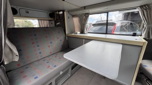 Harry  – Volkswagen California campervan a 4 posti del 2002