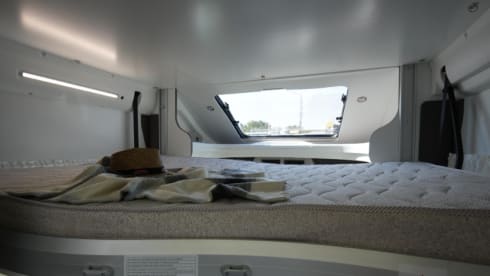 Benimar 444 V1 cocoon β 4p Benimar semi-integrated uit 2025