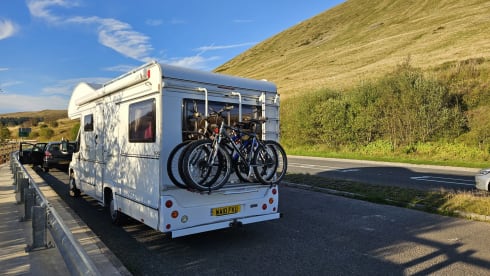 FARAH – 2 berth Peugeot bus from 2009