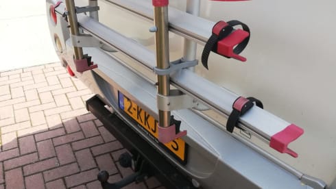 Beautiful 6-person camper, fully equipped, dogs allowed