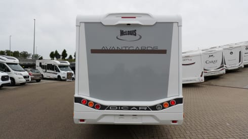 Utopia – 4p Peugeot semi-integrated uit 2024